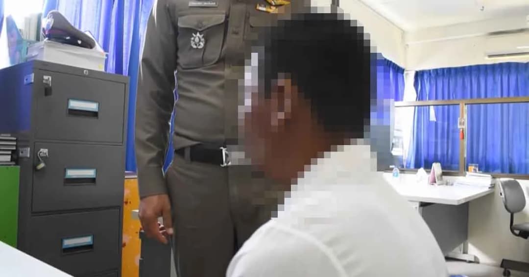 รวบ! พ่อเมา-ดมกาว ย่องอนาจารลูกสาววัย 10 ขวบ จ.กาฬสินธุ์