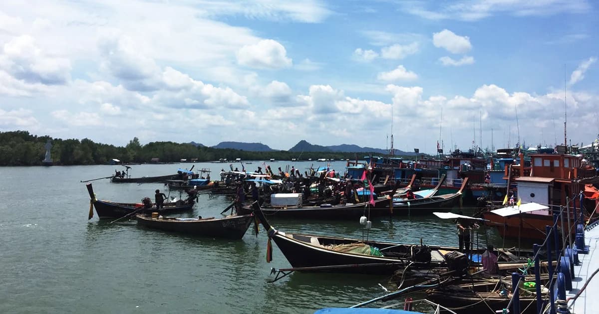 เรือประมงพื้นบ้าน จ.สตูล นัดปิดปากอ่าว เรียกร้องปล่อยตัวเรือและคนที่ถูกจับ