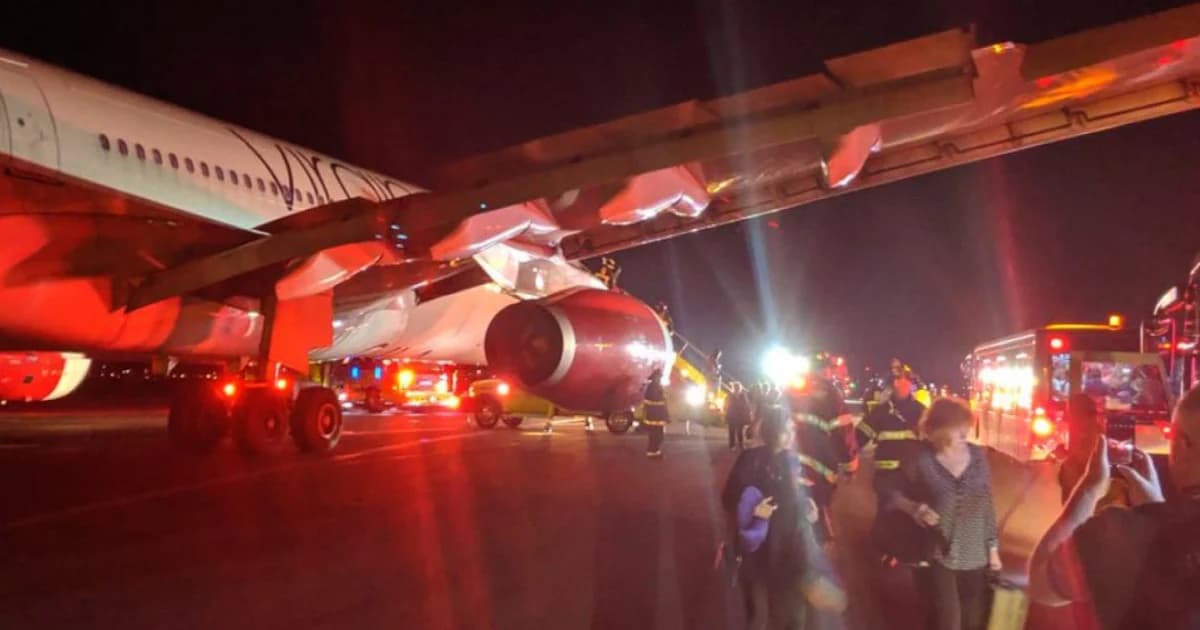 สายการบินสัญชาตสหรัฐฯ ไฟไหม้เครื่องยนต์กลางอากาศ