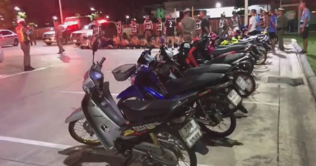 บุกจับ! เด็กแว้นเมืองนนท์คาห้างดัง หลังนัดรวมพลแข่งรถผ่านเฟซบุ๊ก