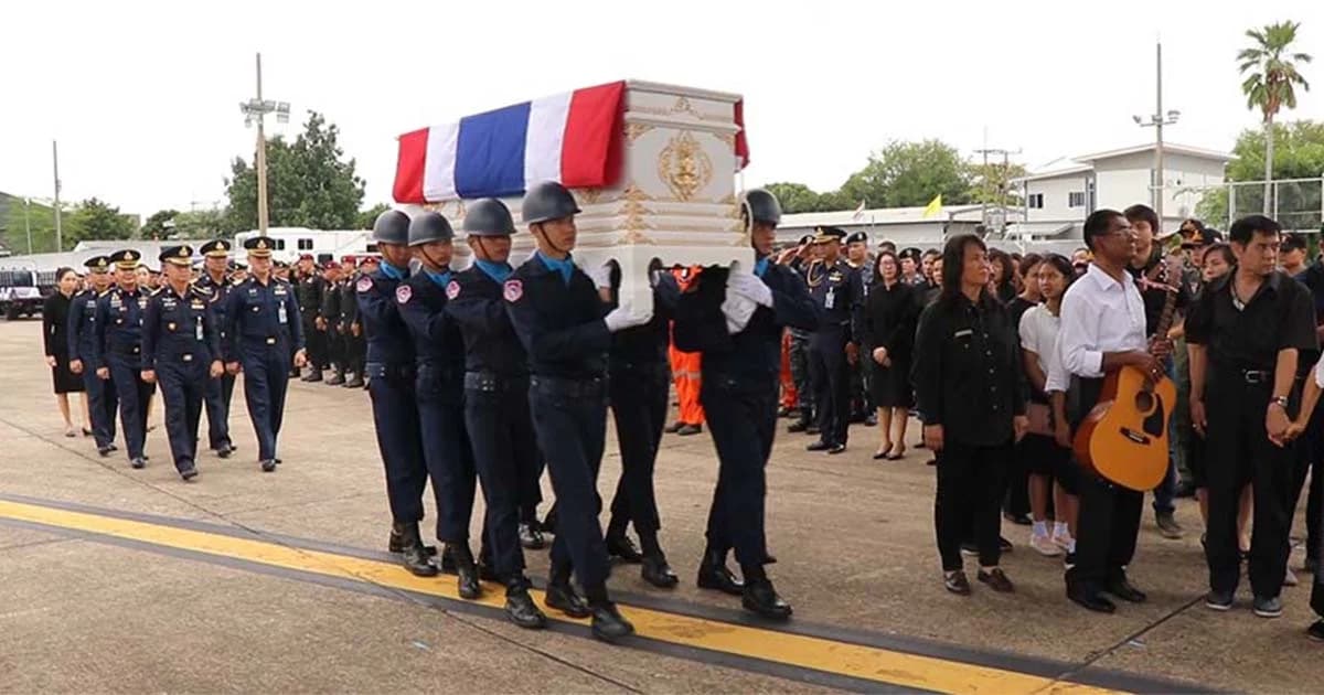 กองเกียรติยศ กองบิน 41 ส่งศพกัปตันพีท สมเกียรติทหาร สวดอภิธรรม 12 – 20 ก.ค.