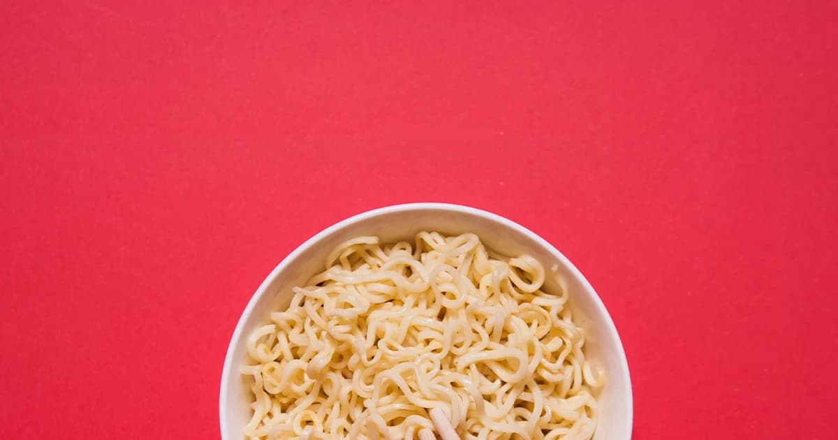 เรื่องเส้น ๆ ของบะหมี่กึ่งสำเร็จรูป อาหารยอดฮิตสิ้นเดือน