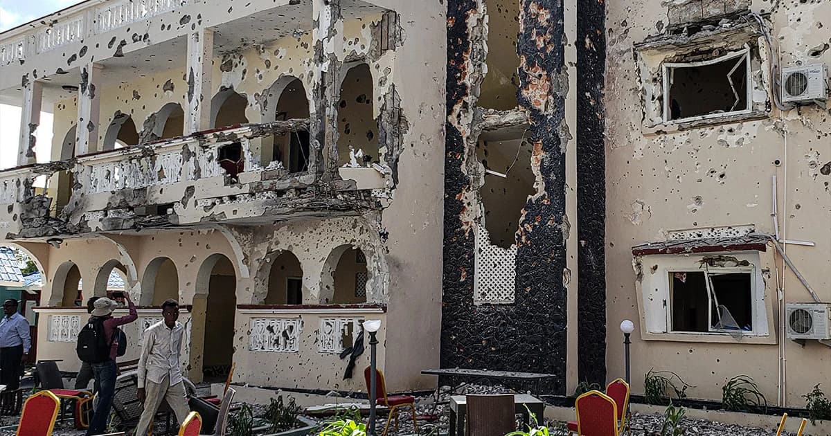 กลุ่มติดอาวุธอัล-ชาบับบุกกราดยิงโรงแรมในโซมาเลีย ผู้เสียชีวิต 26 ราย