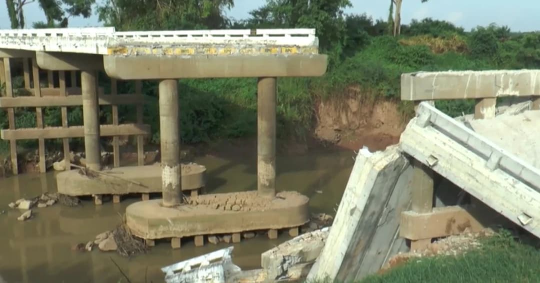 โยธาแจงสะพานสร้างมาตรฐาน แต่ 3 เดือนพังเพราะน้ำโขงลด