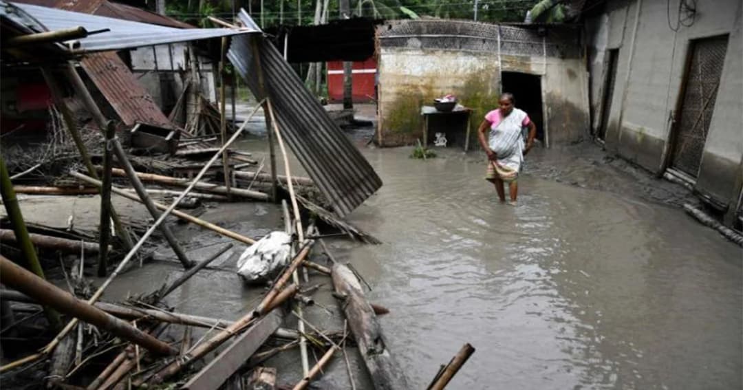 เกิดน้ำท่วมฉับพลัน-ดินถล่มในอินเดียและเนปาล เสียชีวิตแล้วกว่า 40 ราย