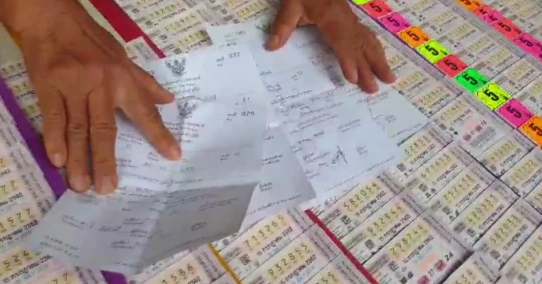 ผู้ค้าสลากโชว์ใบสั่งถูกปรับขายเกินราคา แนะใช้แอปฯ หาคนขายตัวจริงแก้ปัญหา