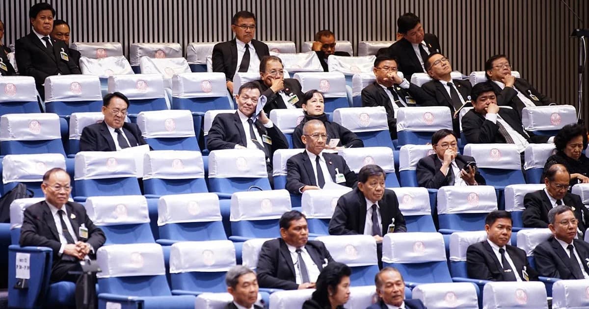 ส่งไลน์แจ้ง ส.ว.เวลาคนน้อย กันภาพห้องประชุมโหรงเหรง – ชี้แจงวิธีการทำงาน