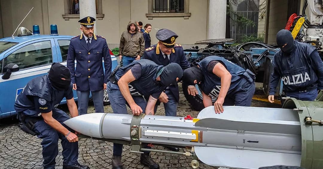 ตะลึง! ค้นบ้านอดีตผู้สมัคร ส.ว. อิตาลี เจอ “มิสไซส์”