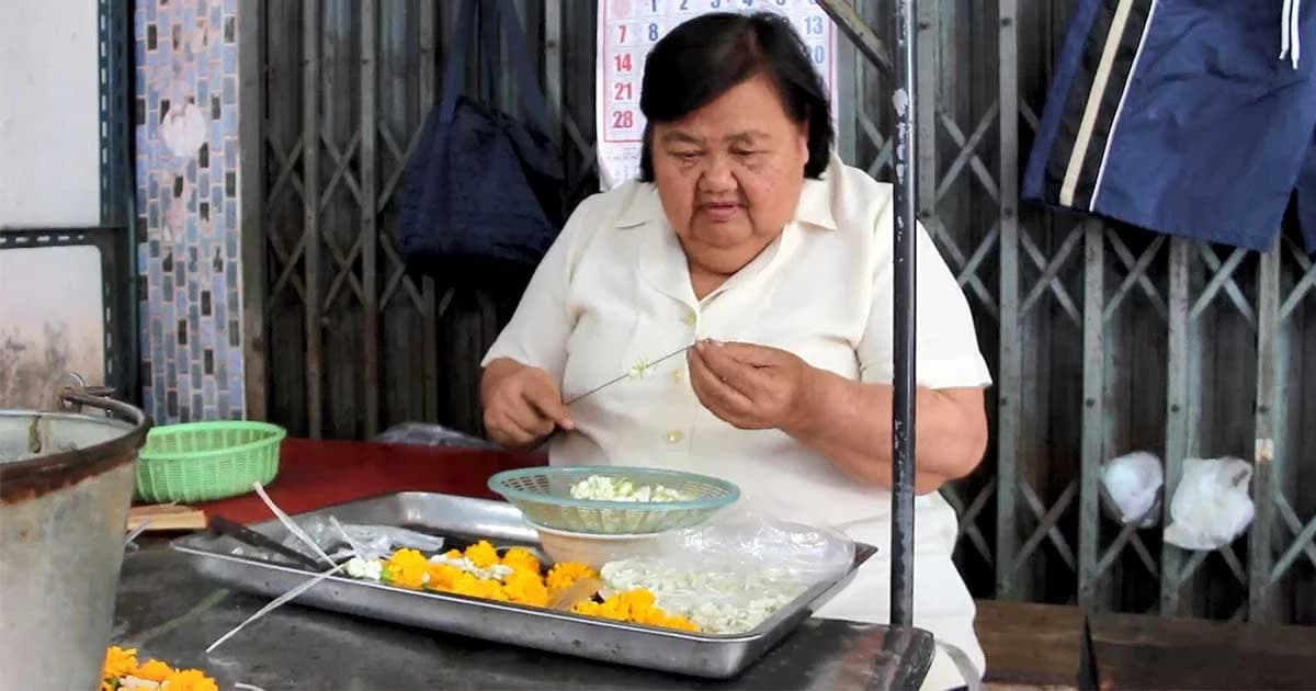 แม่ ดร.เป็ด เหยื่อรถตู้ตกทางด่วน 9 ศพ วอนคู่กรณีช่วยเหลือบ้าง