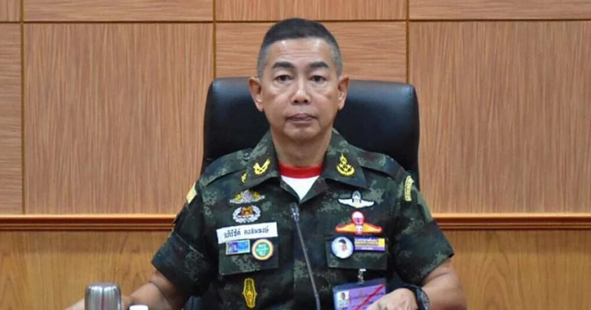 ผบ.ทบ. ยืนยันไม่ยุ่งอภิปรายนายกฯ ชี้เป็นเรื่องในสภาฯ