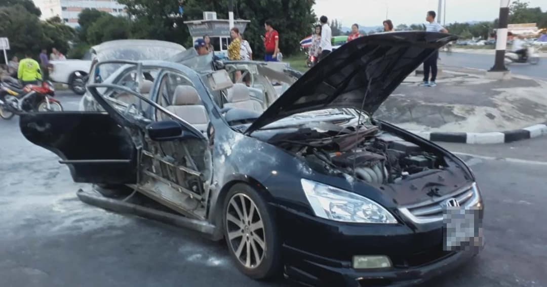 ระทึก! เก๋งติดแก๊สระเบิดกลางสี่แยกไฟแดงลพบุรี ไฟลุกท่วมคนขับรอด