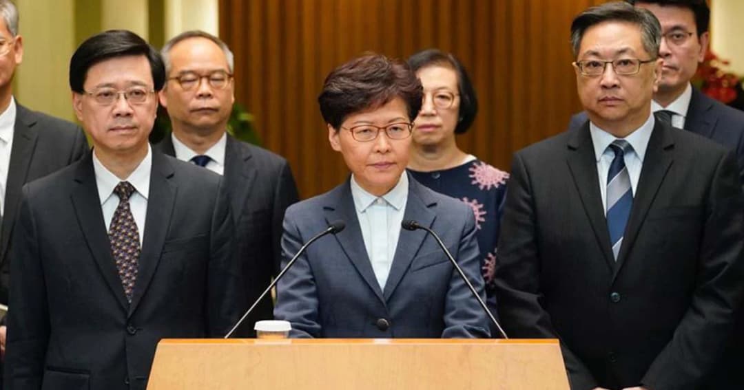 “ผู้ว่าการฮ่องกง” ประณามการกระทำรุนแรงของม็อบ เรียกร้องประชาชนผดุงหลักกฎหมาย