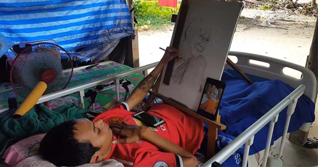 หนุ่มสงขลา ประสบอุบัติเหตุเป็นอัมพาต วาดภาพขาย สานฝันสร้างบ้านให้ครอบครัว