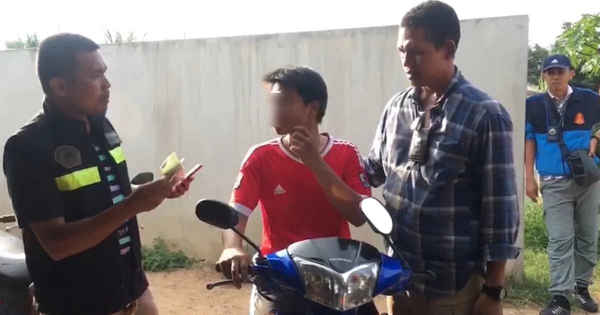 นึกว่าคนขาย มึนมากขอซื้อแก้ไอ-ใบกระท่อมจากตำรวจ