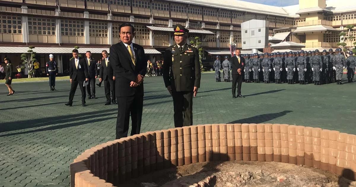 “บิ๊กตู่” เข้ากลาโหมวันแรก ก่อนนั่งหัวโต๊ะถกครม.เศรษฐกิจ