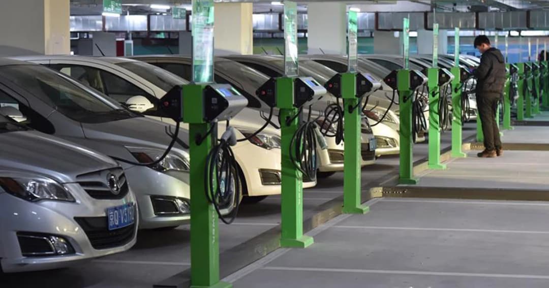 ยักษ์ใหญ่วงการอสังหาฯ ในจีนสร้าง ‘เสาชาร์จรถยนต์ไฟฟ้า’ เพื่อ 8.7 ล้านครัวเรือน