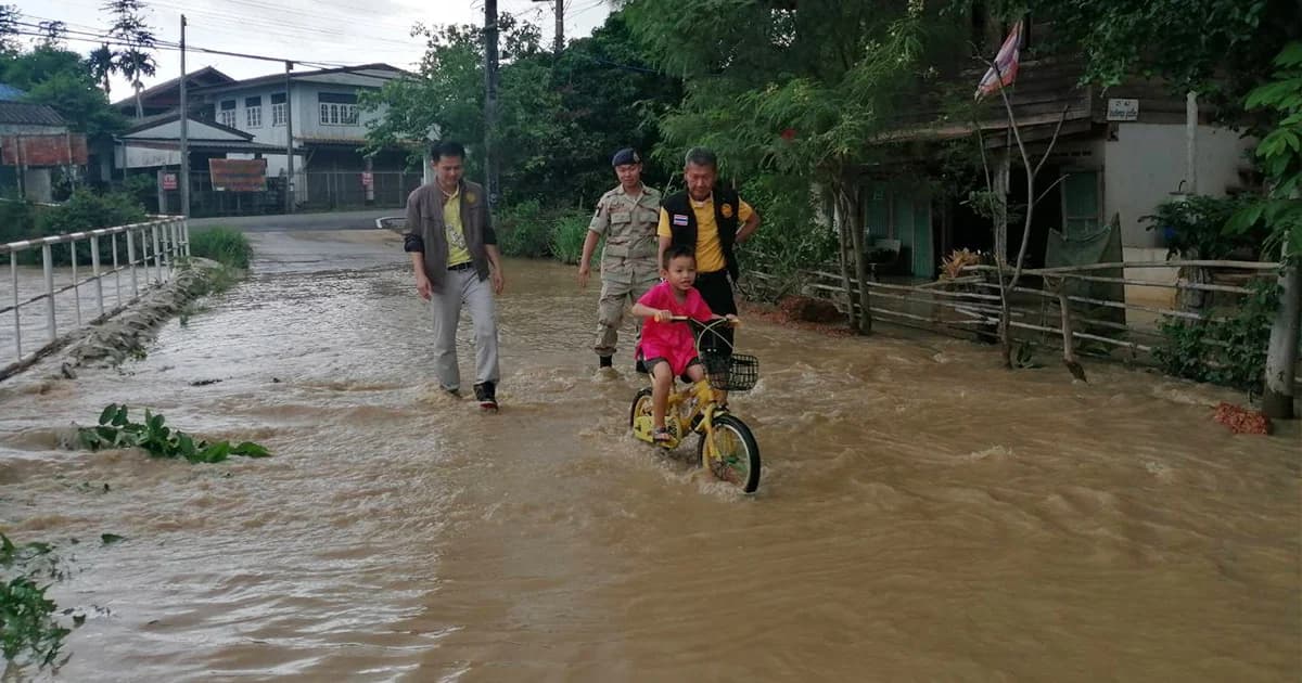 น้ำท่วมเชียงรายอ่วม 2 อำเภอ ผู้ว่าฯ สั่งเฝ้าระวัง 24 ชม.