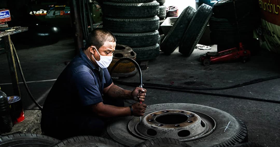 หวั่นกระทบผู้ประกอบการ รมว.แรงงานไม่ฟันธงขึ้นค่าแรงปีนี้