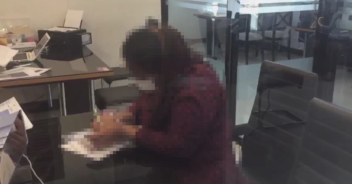 รวบ! สาว 18 มงกุฎ อ้างตัวเป็นม.ร.ว.-ลูกผบ.ทบ. ตุ๋นเงิน “จิน เดอะวอยซ์”