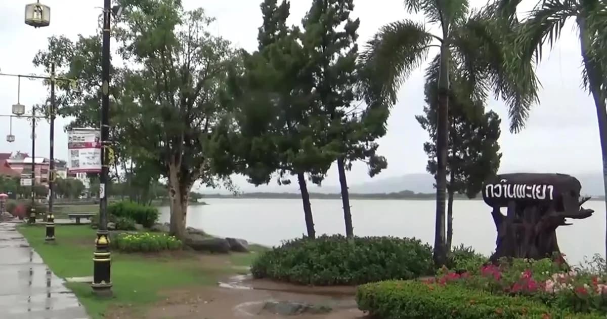 ระดับน้ำในกว๊านพะเยาเพิ่มสูงอย่างต่อเนื่อง