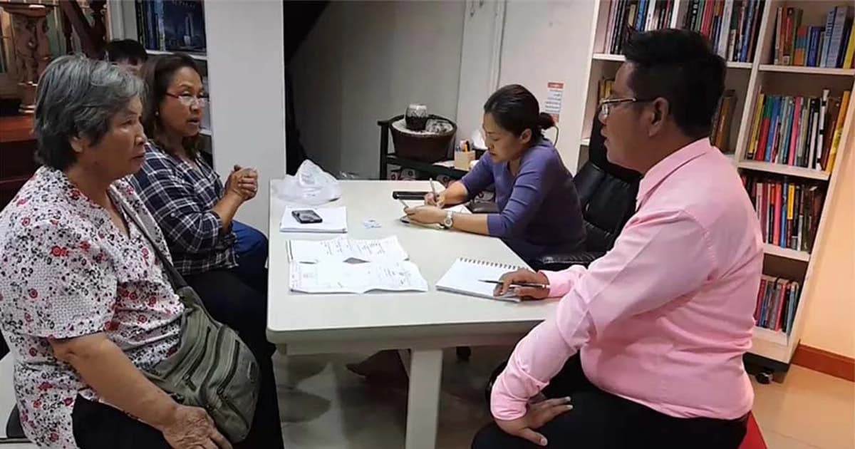 หลานหลอกตา ผู้ป่วยจิตเวช ให้โอนบ้านให้ ก่อนนำไปฝากขาย ทำตายายถูกไล่ที่