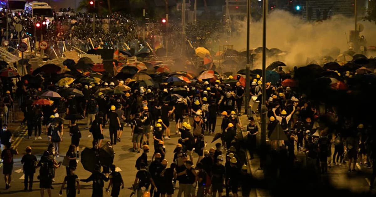 ตำรวจฮ่องกงเผย ประท้วงยืดเยื้อกว่า 2 เดือน จับกุมผู้ใช้ความรุนแรงแล้ว 420 ราย