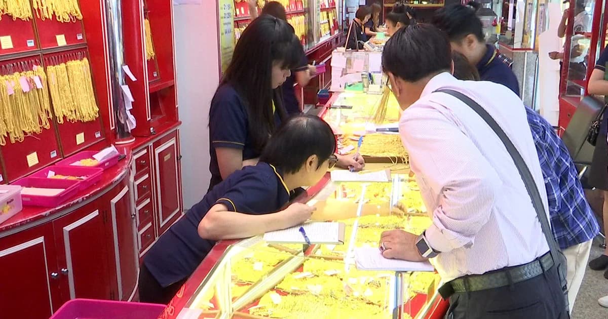 แห่ขายทองเก่าทำกำไร หลังราคาพุ่งปรับสูงขึ้นที่สุดในรอบ 5-6 ปี