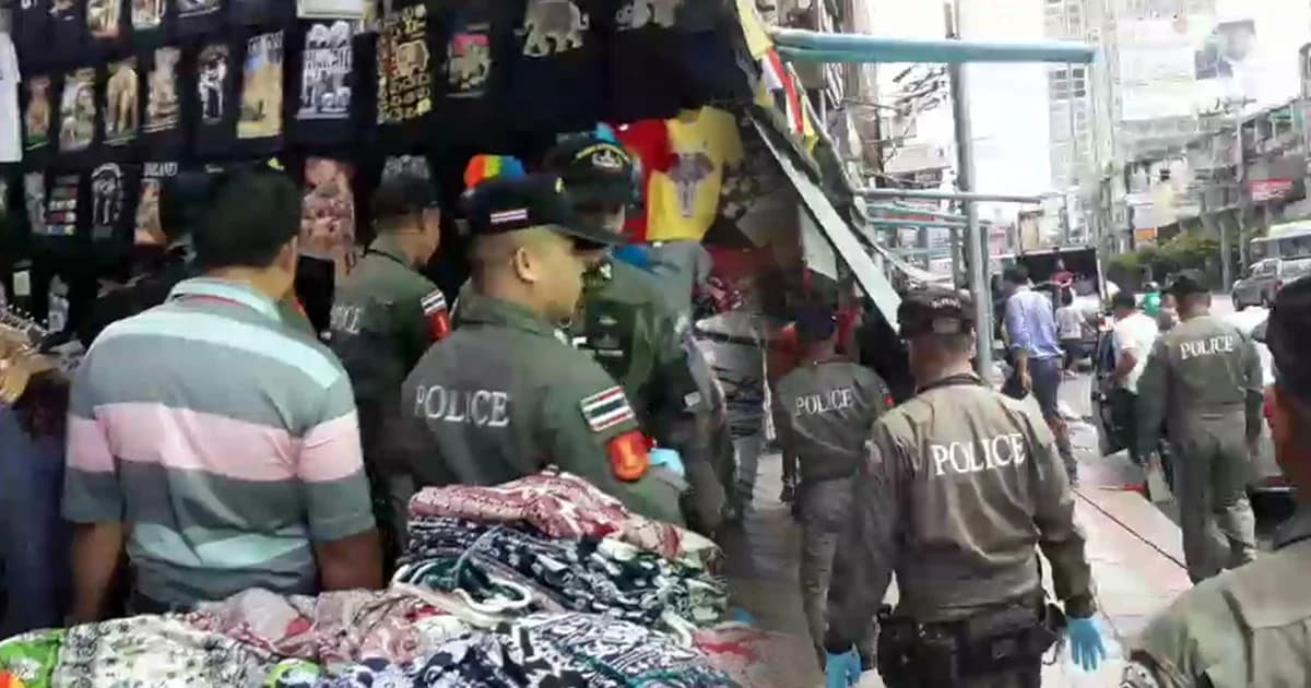 อีโอดีกู้ระเบิดเพลิง ซุกร้านขายเสื้อผ้าย่านประตูน้ำ พบตั้งเวลาแต่ยังไม่ทำงาน