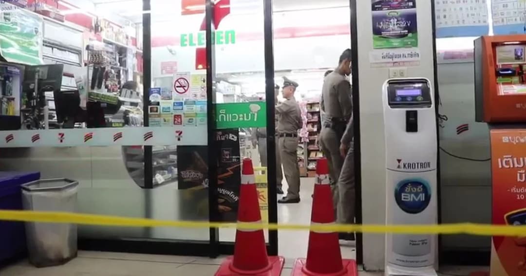 อุกอาจ! คนร้ายควงปืนชิงทรัพย์ร้านสะดวกซื้อยิงพนักงานเจ็บ เชิดเงิน 4,000 หนี