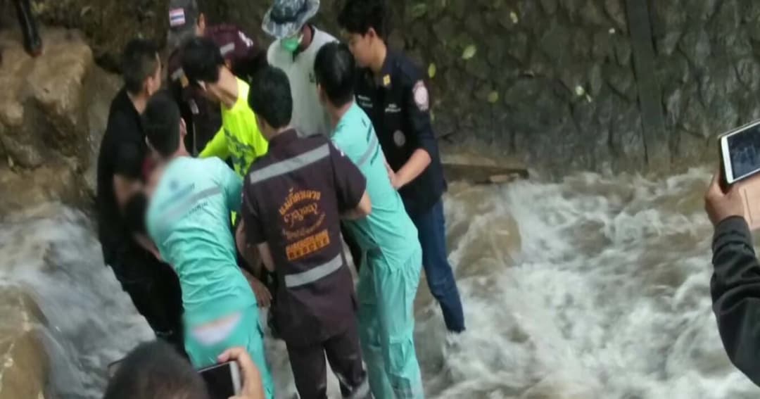 สลด เด็กชายวัย 14 ปี ตกน้ำตกแม่กาษา จ.ตาก ท่อใต้น้ำดูดร่างเสียชีวิต