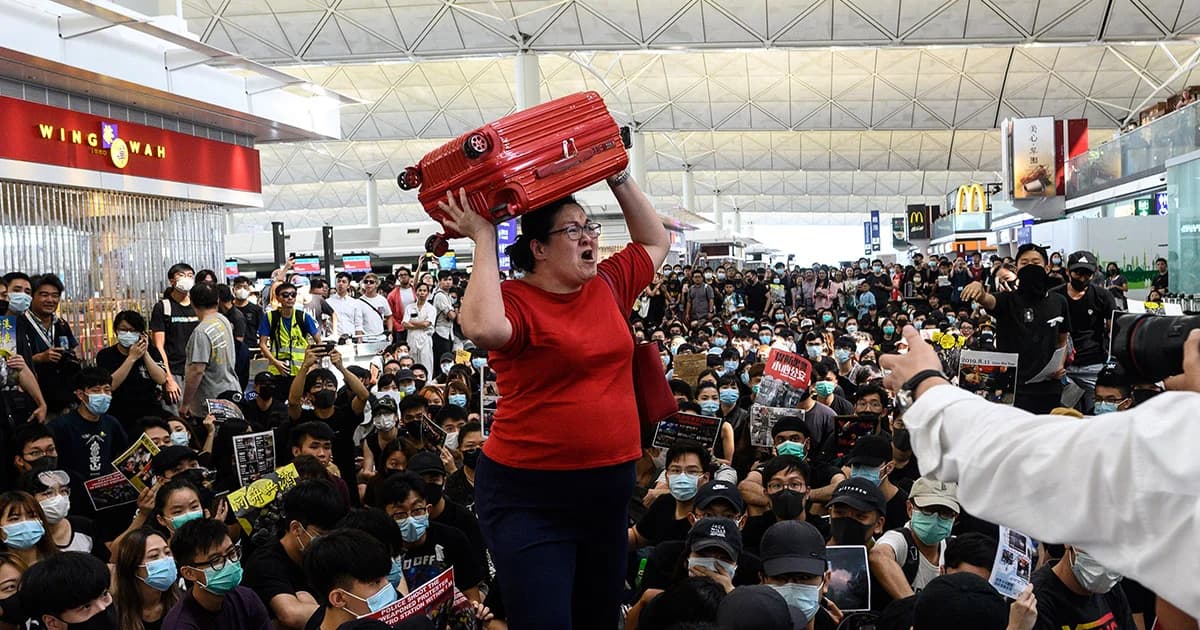 คนไทยตกค้างในฮ่องกงทยอยเดินทางกลับถึงไทยแล้ว 13คน