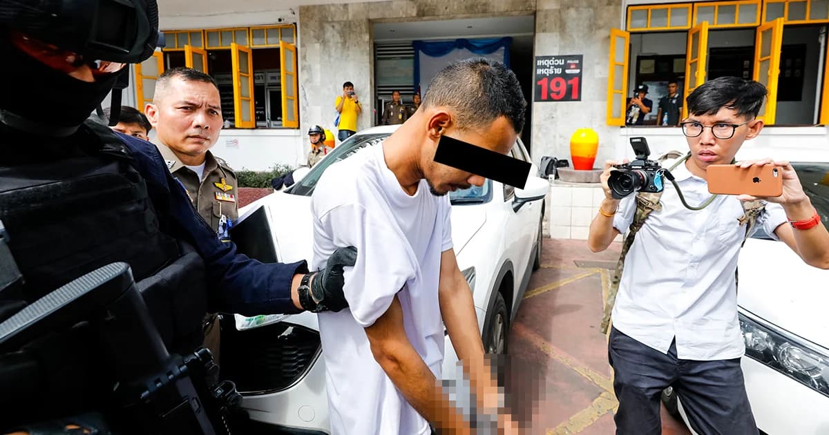 คุมตัว 2 ผู้ต้องหาลอบวางระเบิด ฝากขังศาลอาญารัชดาฯ พร้อมแจ้ง 4 ข้อหาหนัก