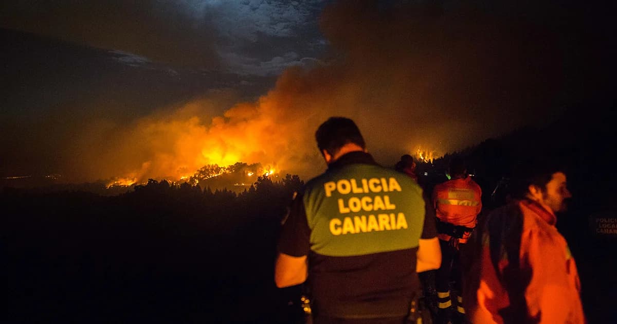 สเปนอพยพประชาชน 4 พันคน หลังไฟป่าลุกลามไปหลายพันไร่