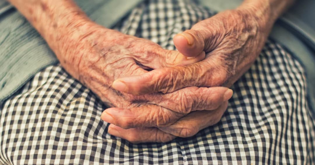 รัฐบาลแจงไม่ปรับเบี้ยยังชีพผู้สูงอายุ คงจ่ายอัตราเดิมแบบขั้นบันได