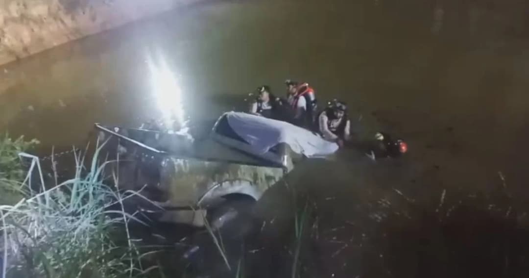 พบศพติดรถกระบะจมใต้บ่อน้ำ หลังหายตัวไปนาน 8 เดือน