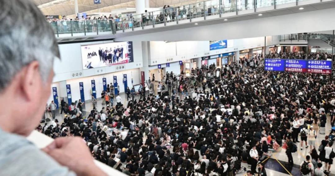 สถานกงสุลฯ เตือนคนไทยเลี่ยงพื้นที่ชุมนุมฮ่องกง 24-25 ส.ค.นี้ ม็อบขวางไปสนามบิน