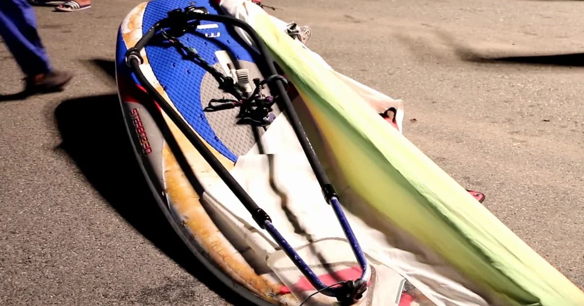 8 ชม.ระทึกค้นหาหนุ่มเล่นวินเซิร์ฟถูกคลื่นซัดสูญหายอ่าวแสมสาร