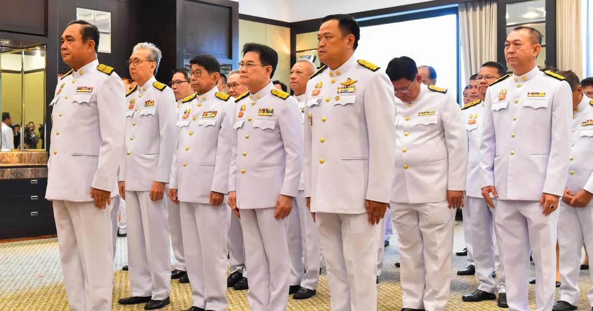 “ธนาธร” ชี้ “พล.อ.ประยุทธ์” ต้องเข้าสภาชี้แจงเอง ถวายสัตย์ไม่ครบ