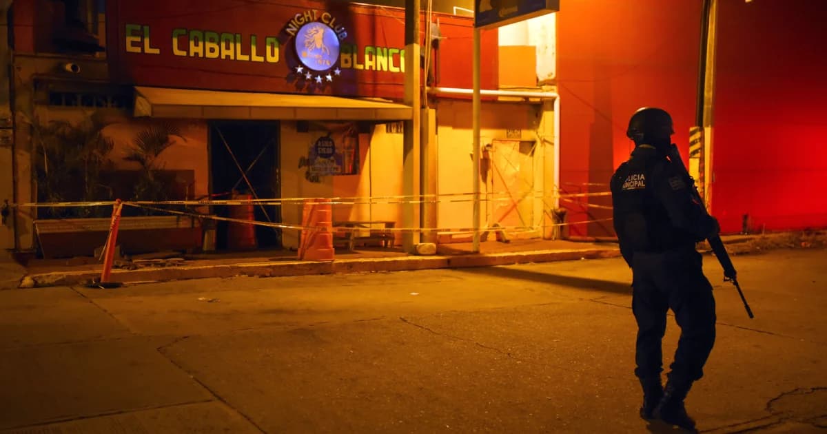 มือดีปาระเบิดเพลิงใส่บาร์ท้องถิ่นในเม็กซิโก เสียชีวิตแล้ว 23 ราย บาดเจ็บนับสิบราย