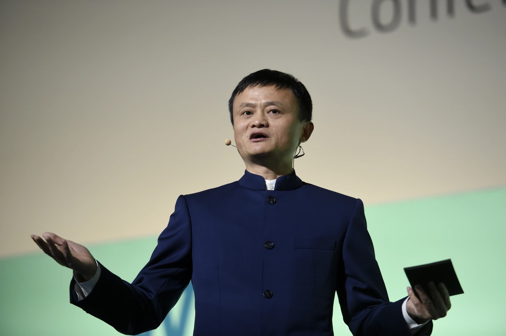 ลือ Alibaba เจรจาลงทุนใน Grab มูลค่าเกือบแสนล้านบาท อาจดึงระบบส่งสินค้าไปใช้กับ Lazada