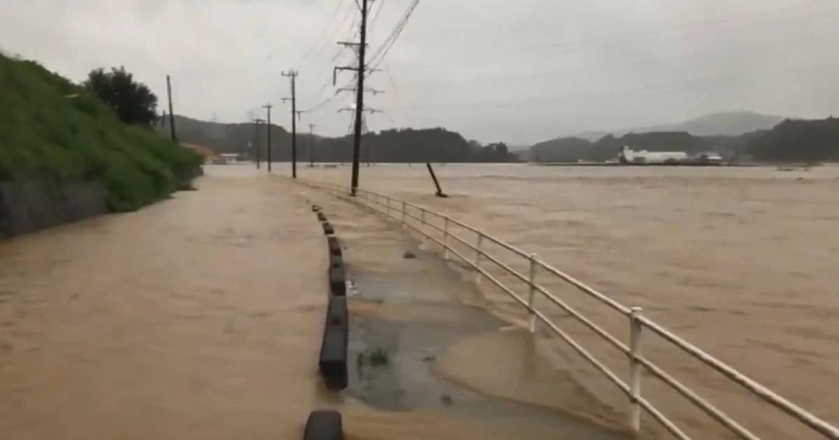 น้ำท่วมหนัก! เร่งอพยพเกือบล้านคนบนเกาะคิวชู