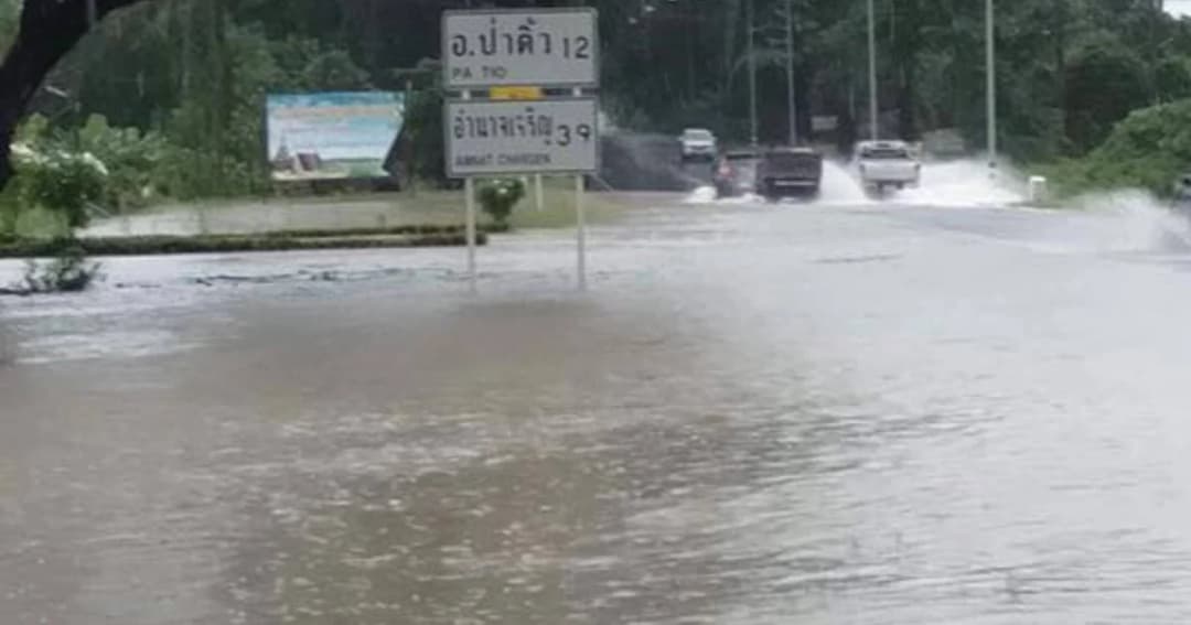 อิทธิพลพายุโซนร้อน “โพดุล” ฝนถล่มหลายพื้นที่ภาคอีสาน ยโสธรน้ำหลากท่วมโรงเรียน