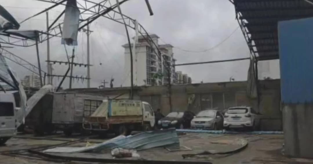 ทอร์นาโดพัดถล่มมณฑลไหหนาน ดับ 8 เจ็บ 2 ราย