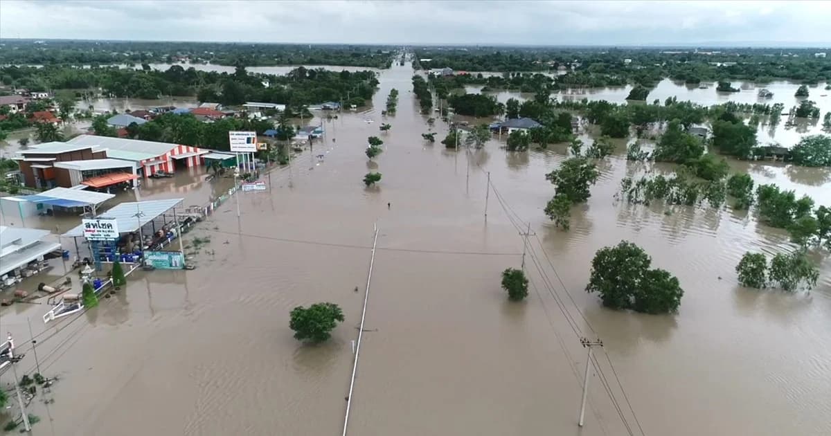 ขอนแก่นยังอ่วม น้ำท่วมถนนมิตรภาพ ไม่สามารถสัญจรได้