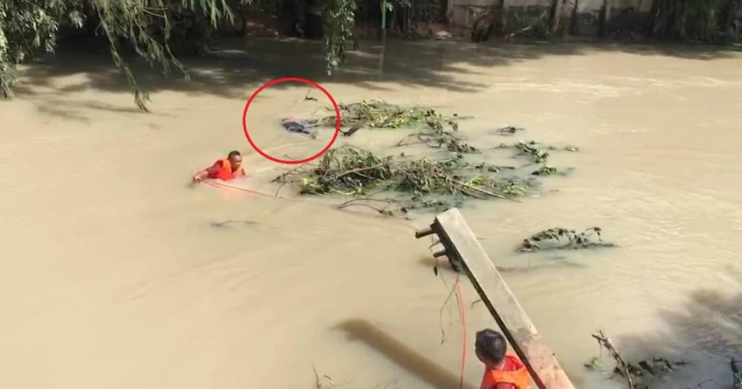 พบร่างสาวร้อยเอ็ดวัย 18 ปี น้ำพัดจมหายหลังพายุโพดุลเข้า