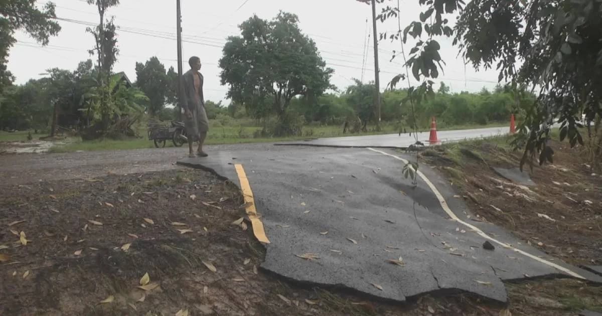 ปลัด อบจ. อำนาจเจริญ ยันถนนลาดยางได้คุณภาพ แต่น้ำท่วมหนักจึงหลุดเป็นแผ่น