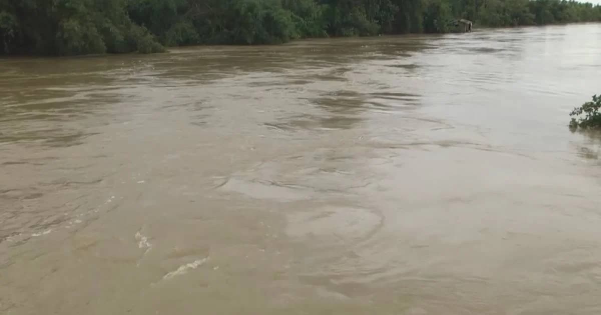 เตือน 5 อำเภอ จ.กาฬสินธุ์ รับมวลน้ำก้อนโต เร่งเสริมกระสอบทรายกันน้ำล้นตลิ่ง