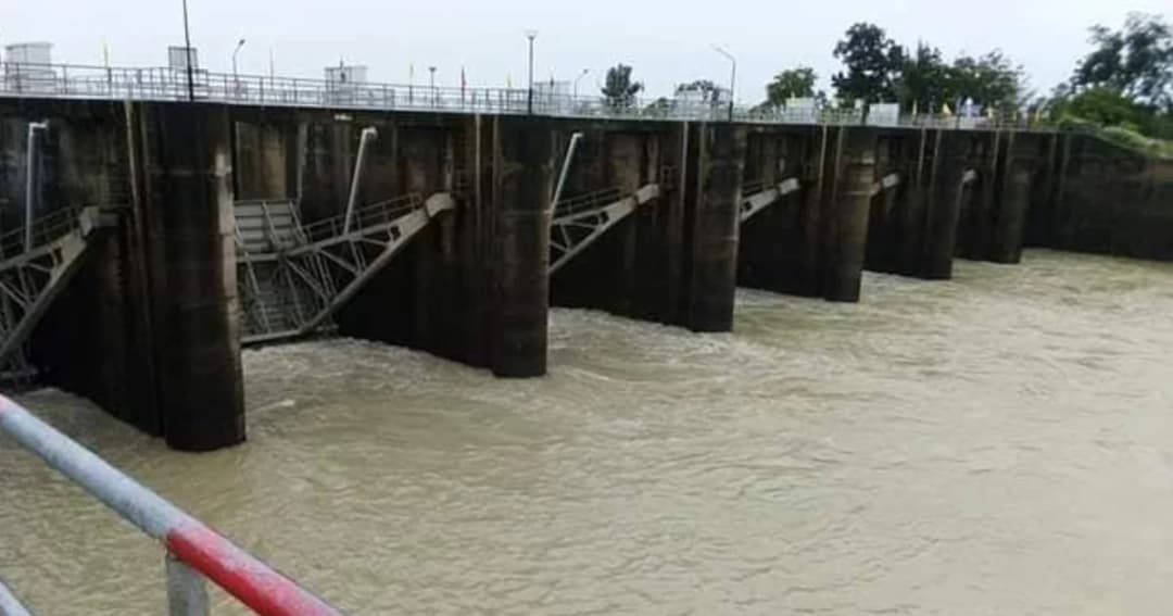เขื่อนราษีไศลใกล้วิกฤตเตือนประชาชนเก็บของขึ้นที่สูง