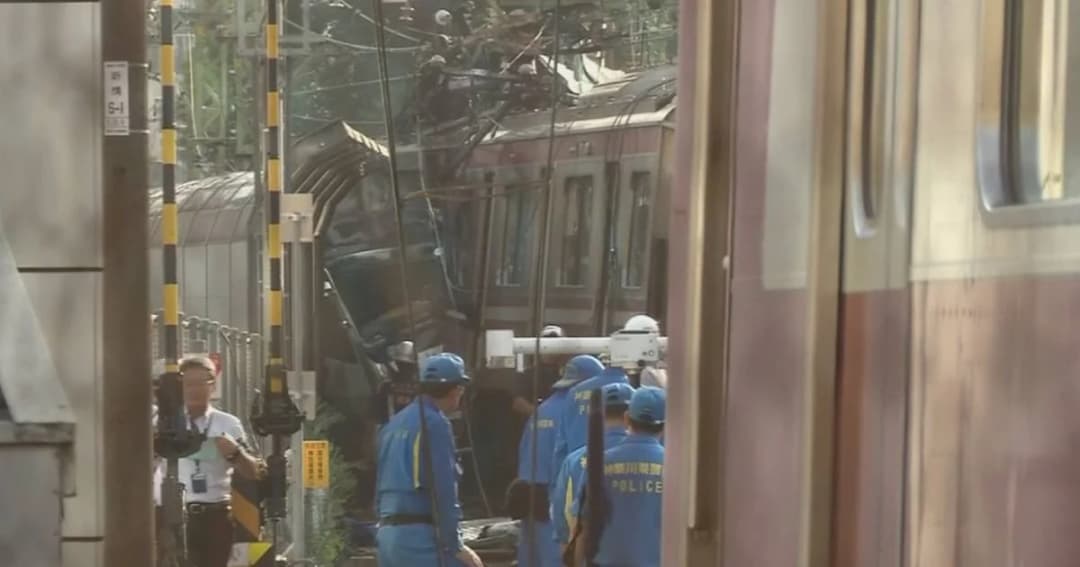 รถไฟชนประสานงารถบรรทุก กลางเมืองโยโกฮาม่า ญี่ปุ่น ดับ 1 เจ็บ 35 คน