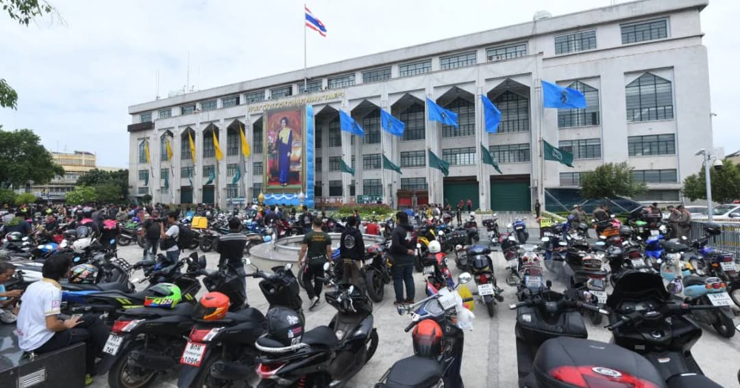 กลุ่ม จยย.ทวงคืนสิทธิ์ขึ้นสะพาน ชี้จำกัดความเร็วรถอื่นแก้ได้